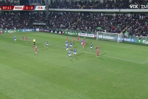 意大利圍攻第88分鐘打破僵局！迪馬爾科助攻曼奇尼俯沖頭球破門！