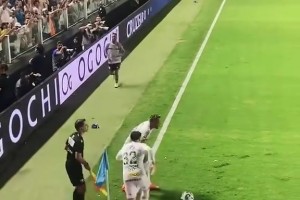 內(nèi)馬爾再現(xiàn)彩虹過人，但已經(jīng)不復(fù)當年??