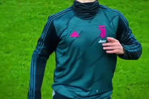 花式也是頂級(jí)的！C羅經(jīng)典秀花式技巧合集！