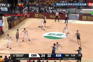 無語?。∵@..職業(yè)球員？高詩巖逼搶反擊1打0空籃打鐵????