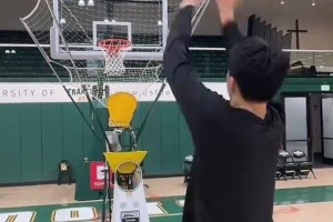 勤奮！王俊杰賽后在球館加練投籃！姿勢很流暢?。? >
                                        </div>
                                    </div>
                                                                        <div   id=