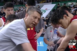 上半場就被韓國打花了！郭士強暫停時鼓舞球員：退防要快，防空切！