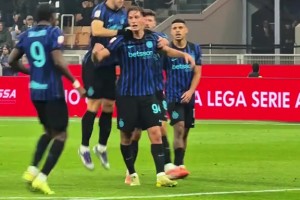 前途無量！實拍：皮奧驚天世界波后大秀二頭肌慶祝??