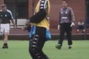 肉眼可見的天才！格雷米奧時期的小羅大秀絕世球感！