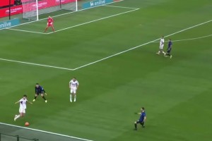 齊沃的足球！網(wǎng)友驚嘆：國(guó)米這次前場(chǎng)高壓簡(jiǎn)直太瘋狂了??