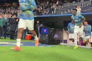 夸張！巴西男子連續(xù)顛球50小時(shí)創(chuàng)吉尼斯世界紀(jì)錄！